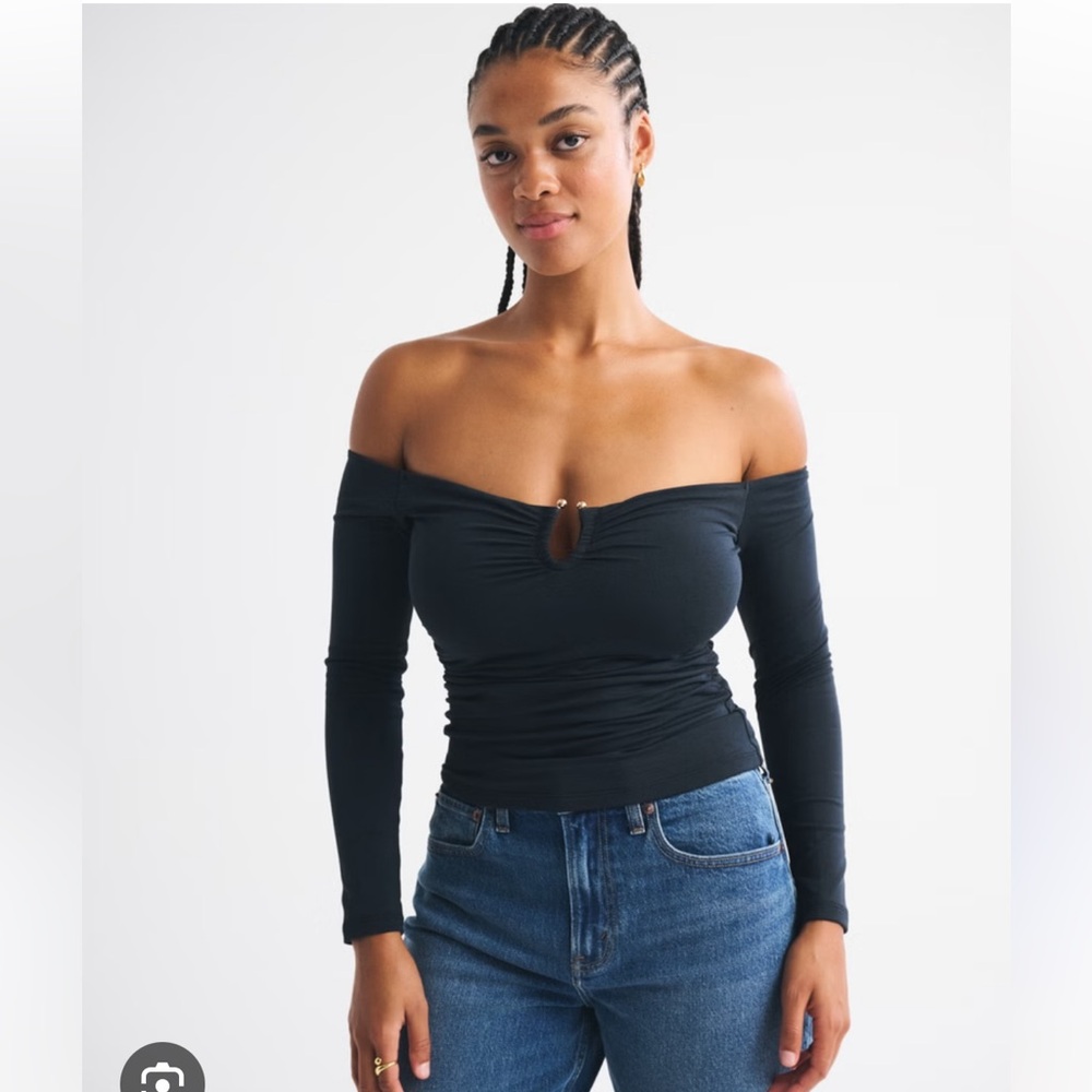Abercrombie & Fitch Bra-Free Off-The-Shoulder Hardware Top